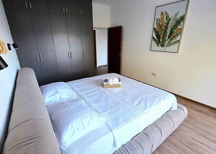 Apartment 3br Gem, - 1gb Wi-fi *