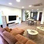 3br Gem, - 1gb Wi-fi Apartamento Lárnaca