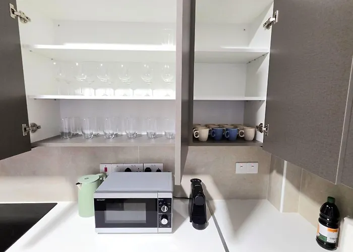 Apartment 3br Gem, - 1gb Wi-fi Larnaca